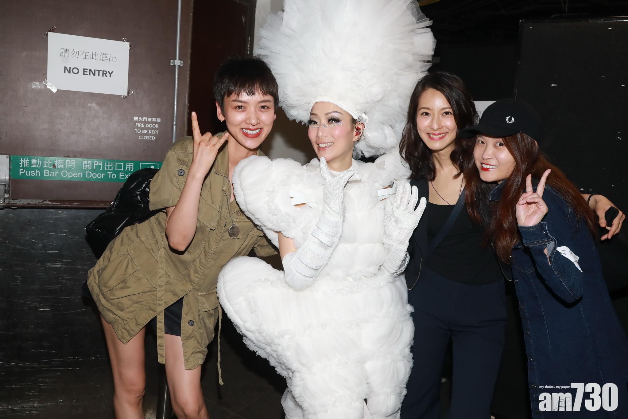 戲中妹妹賴雅妍 李曉峰  讚Sammi：看見你的溝