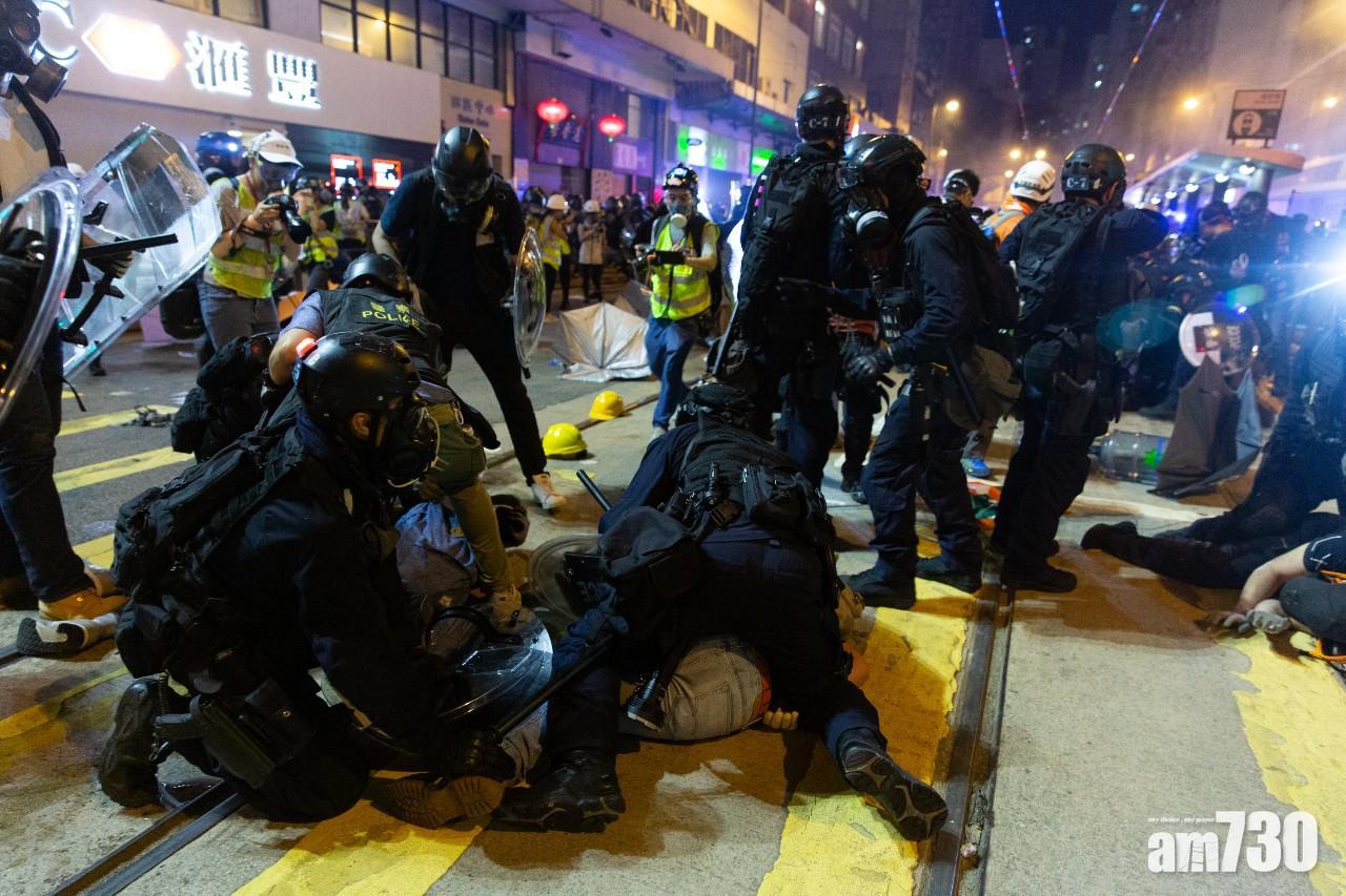 【上環衝突】49人被捕16人受傷　警斥示威者暴力行為愈演愈烈