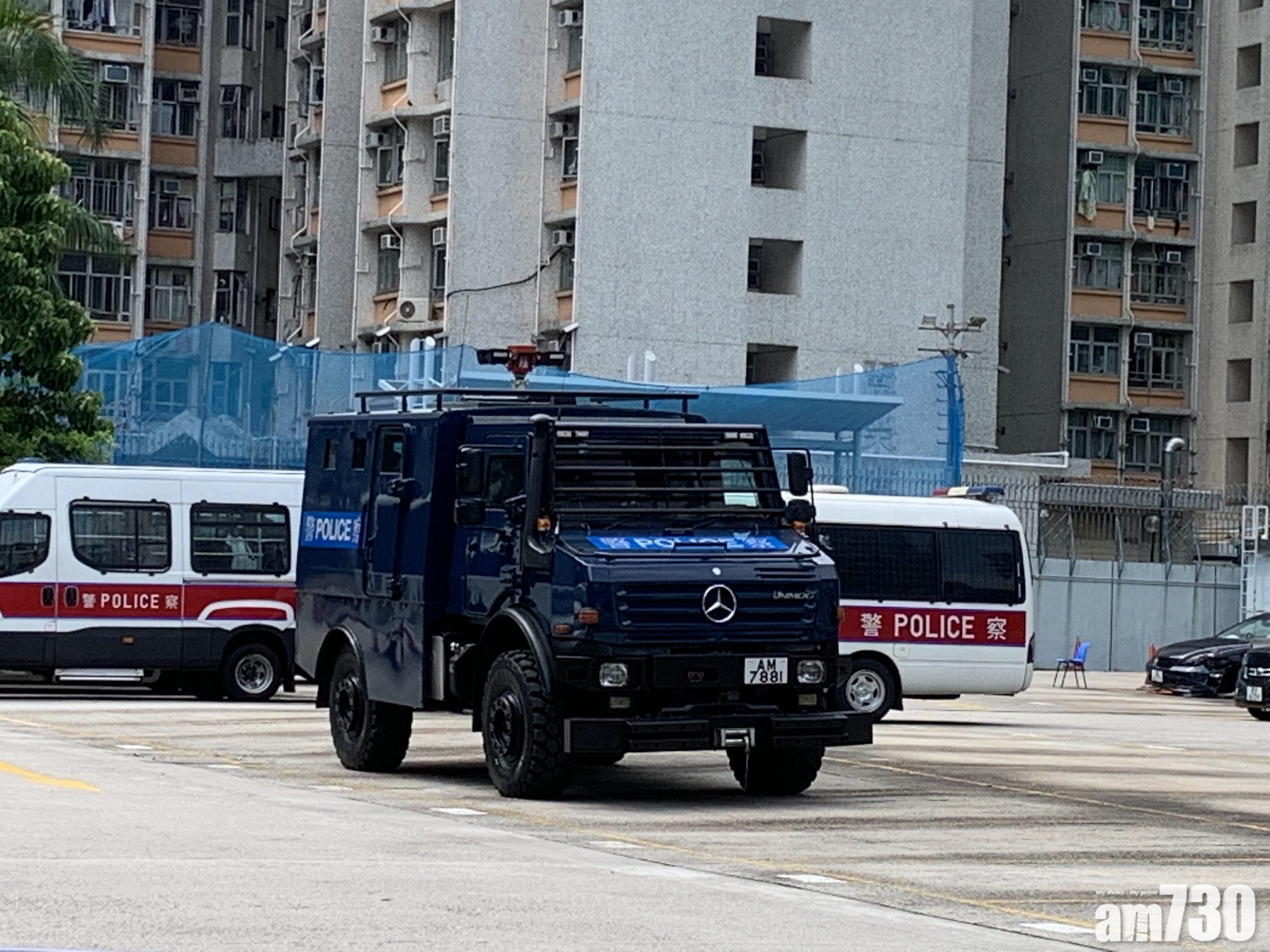 深水埗反修例活動取消 銳武裝甲車現身警署