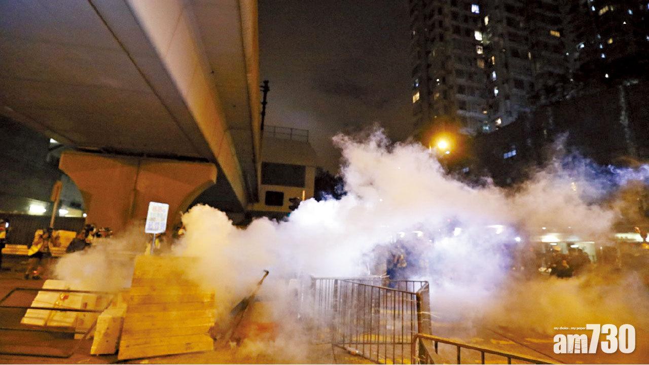民權觀察指站內射催淚彈可致命  港鐵︰葵芳站事件非常遺憾