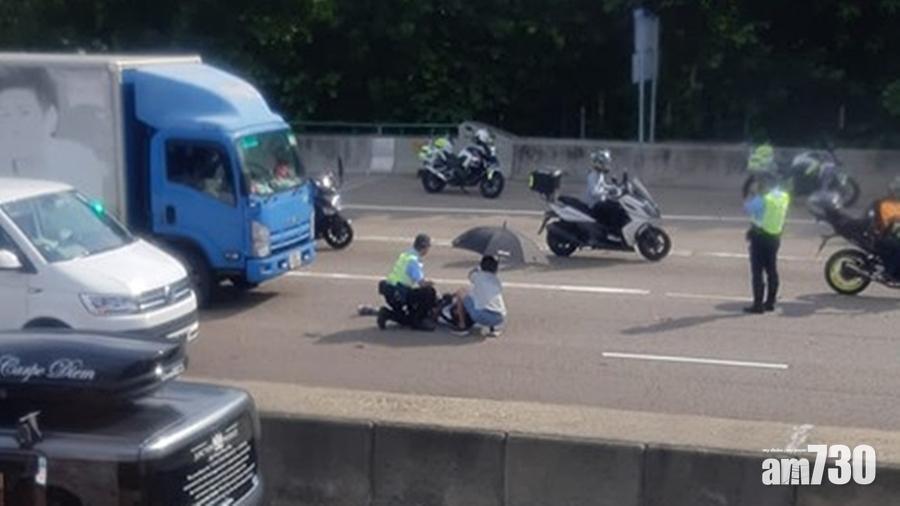 屯門公路3車相撞1人受傷