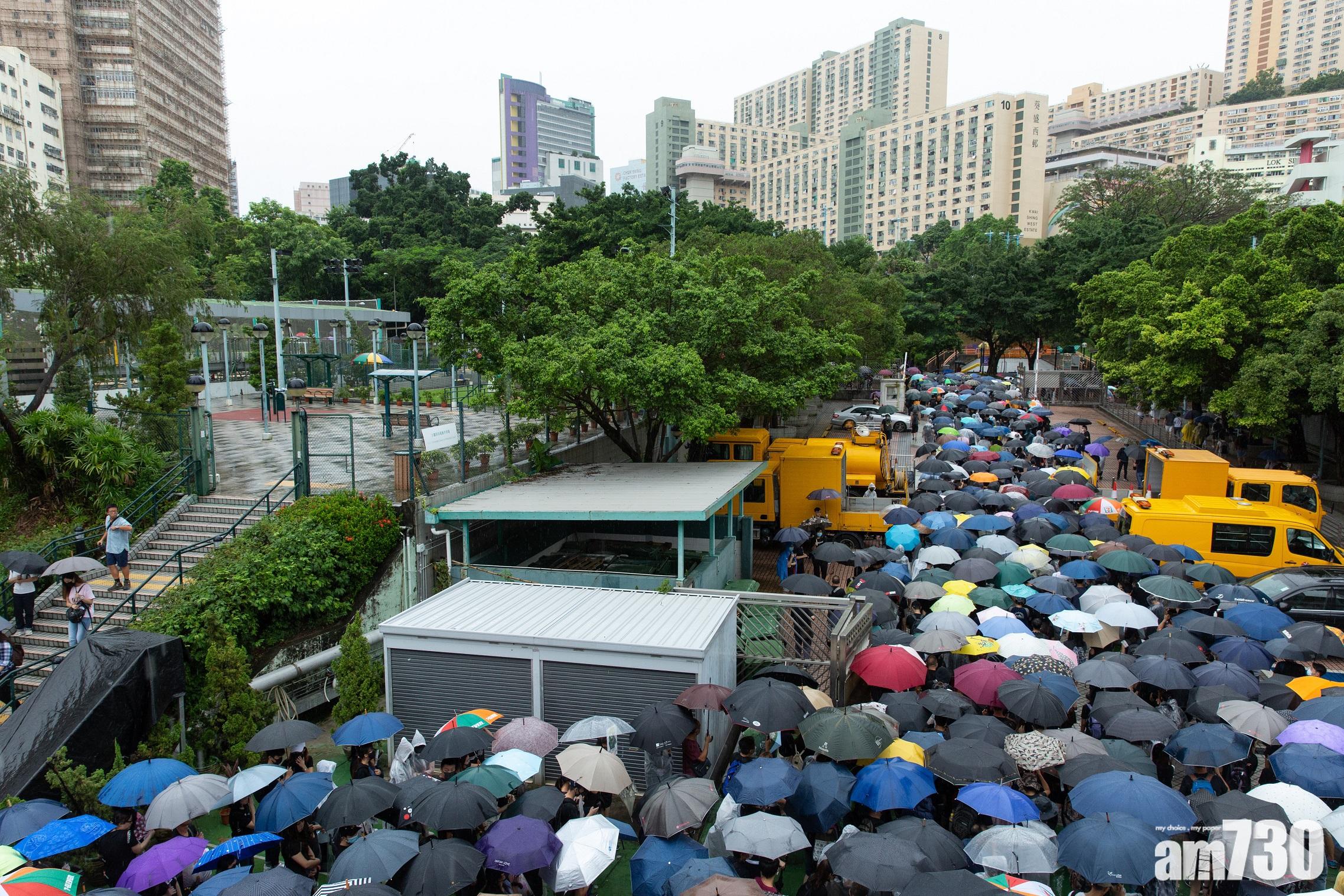 【反修例遊行】荃灣楊屋道大批防暴警戒備
