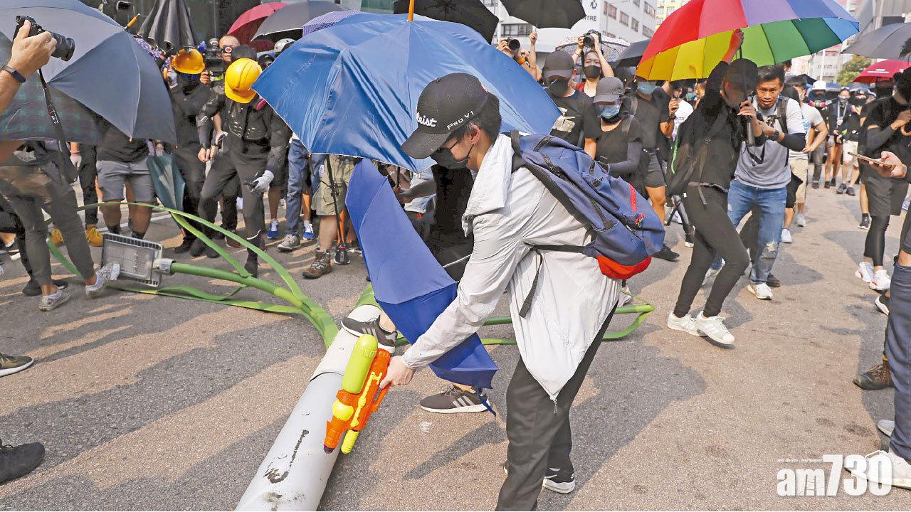 智慧燈柱被毀 供應商退出  楊偉雄重申不侵犯私隱