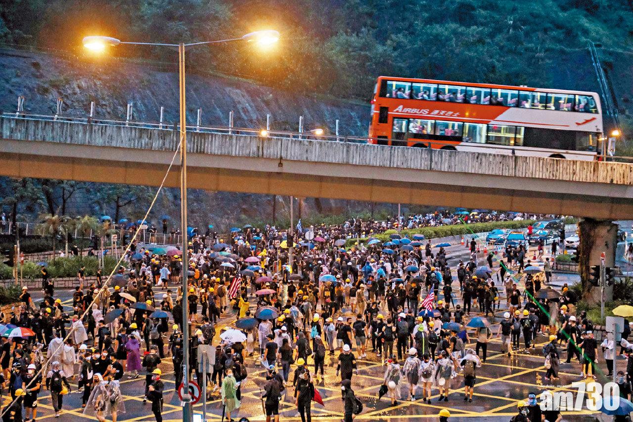 周末衝突拘86人 李家超：警開槍合理