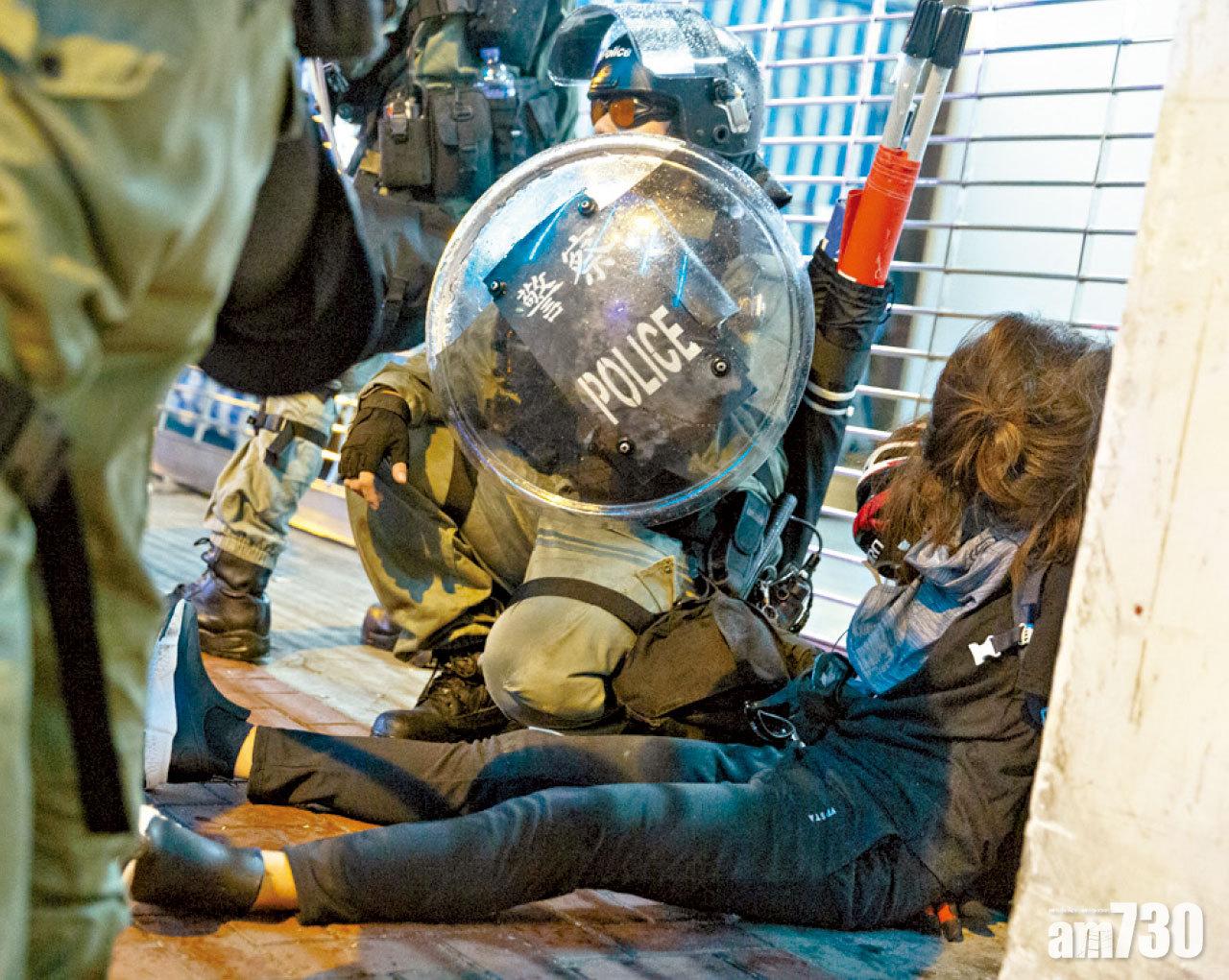 荃灣衝突拘54人 反修例最細被捕僅12歲