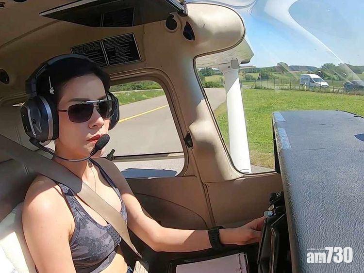 【打破傳統】泰王妃駕戰鬥機罕照公開　網站流量過大無法登入