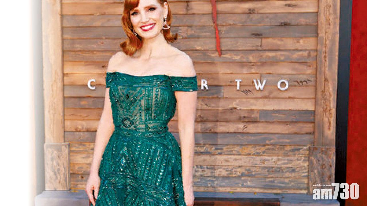 謝茜嘉散發雪白光彩