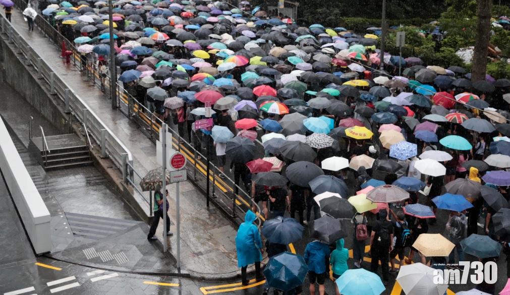 【831】港鐵上環站多個出入口暫時關閉