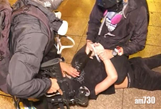 【831】銅鑼灣有持槍黑衣人制服示威者  記者追問被警方阻止