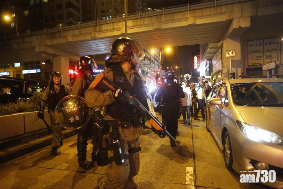 太子晚上爆警民衝突 警長盾推撞傳媒