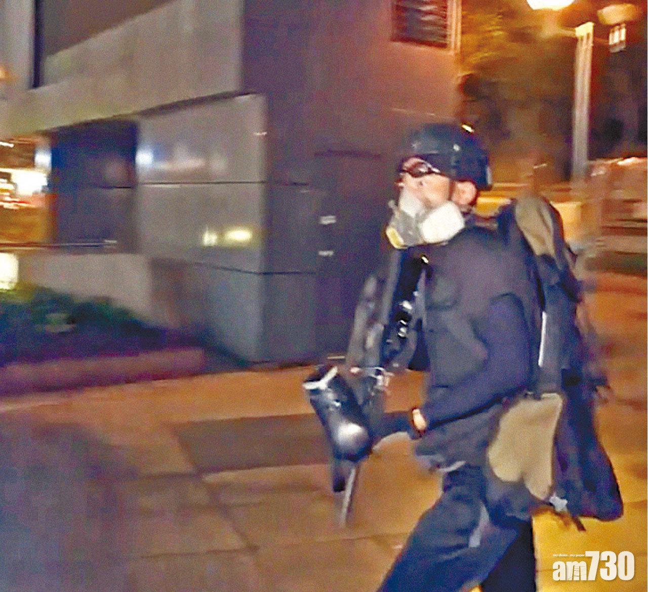 否認拋汽油彈 喬裝警曾開兩槍警告