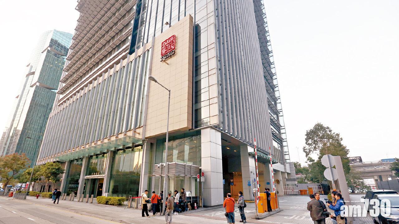 銀行前高級財務策劃涉呃佣金明答辯