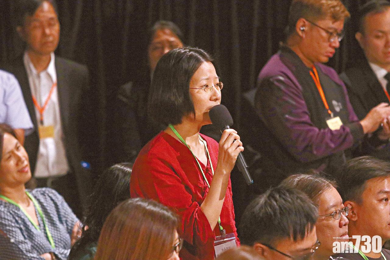 市民推介閱《香港城邦論》 林鄭：一國兩制非香港自治