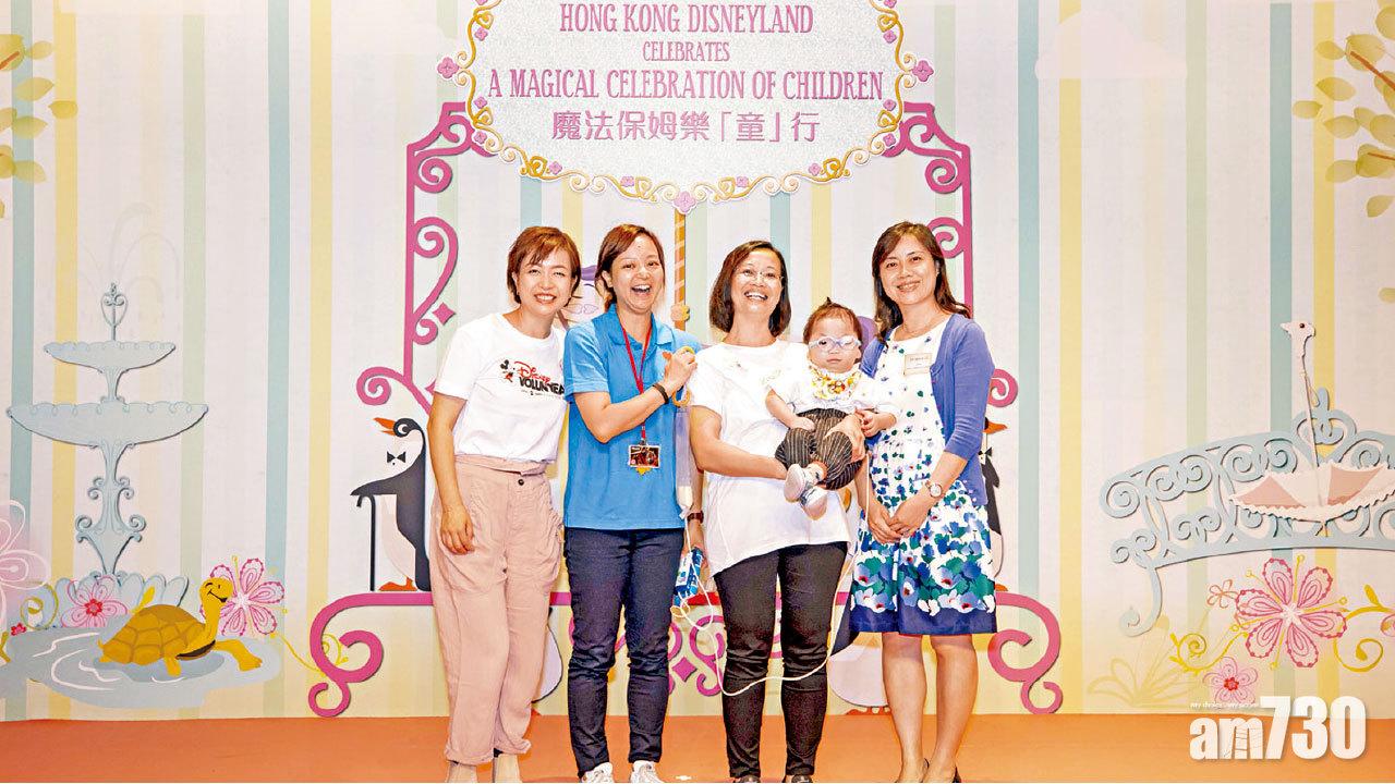 團體助享天倫樂  13危重症病童舉家遊迪士尼