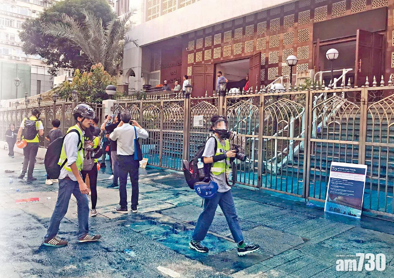 外媒稱港府道歉「罕見」  穆斯林斥警「瘋子」