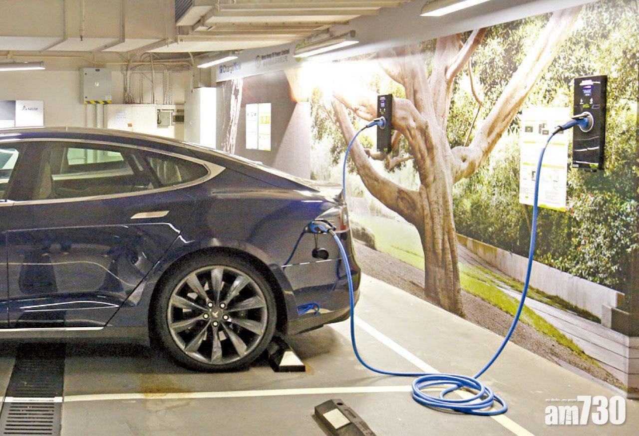 電動私家車配套不足 政府停車場充電慢泊位少