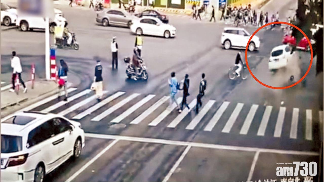 滬私家車接連衝燈猛撞肇禍 釀5死9傷