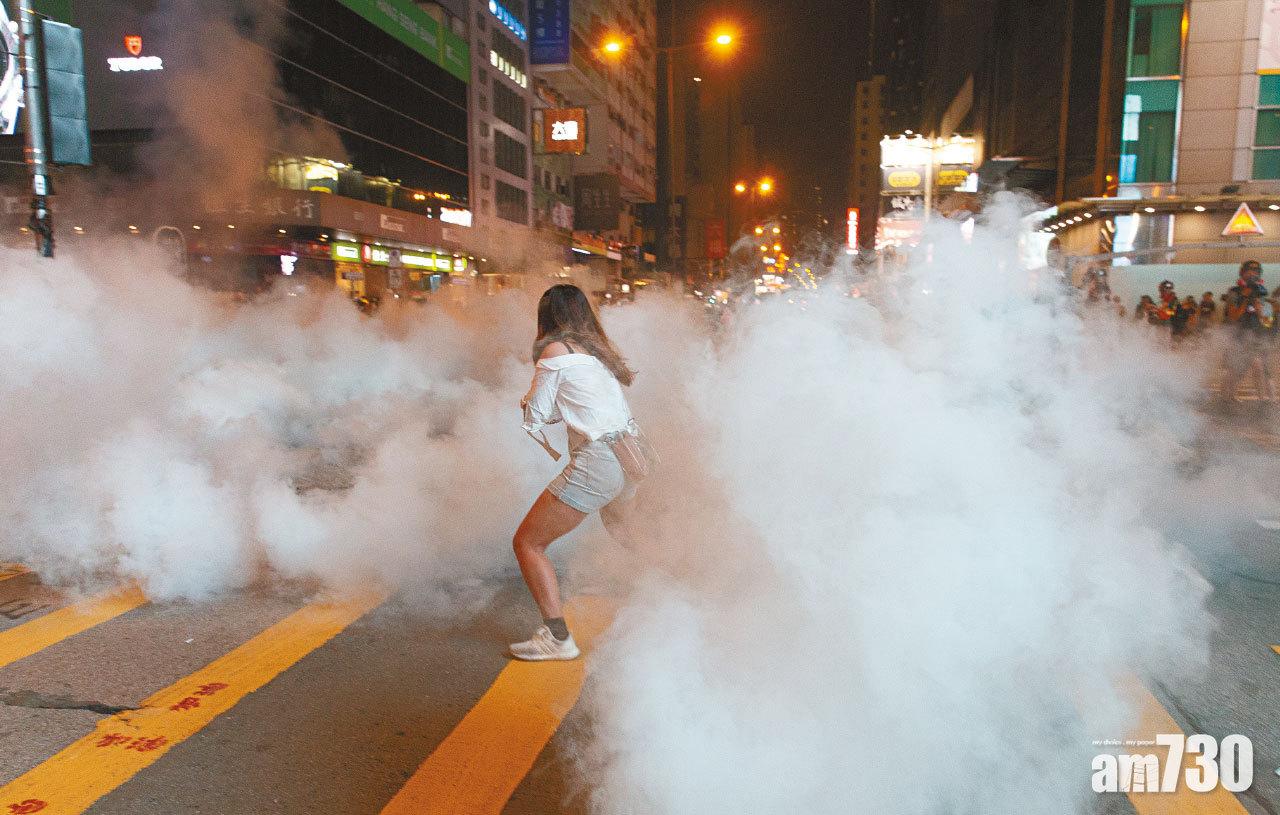 尖沙咀集會變多區堵路 旺角站再起火 警入夜驅散