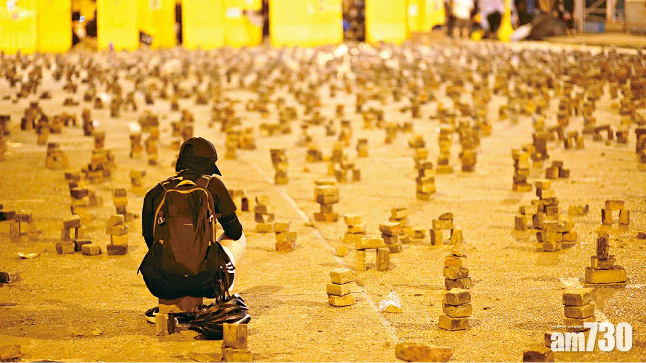 多區示威堵路  清路障互擲磚 老翁中招命危