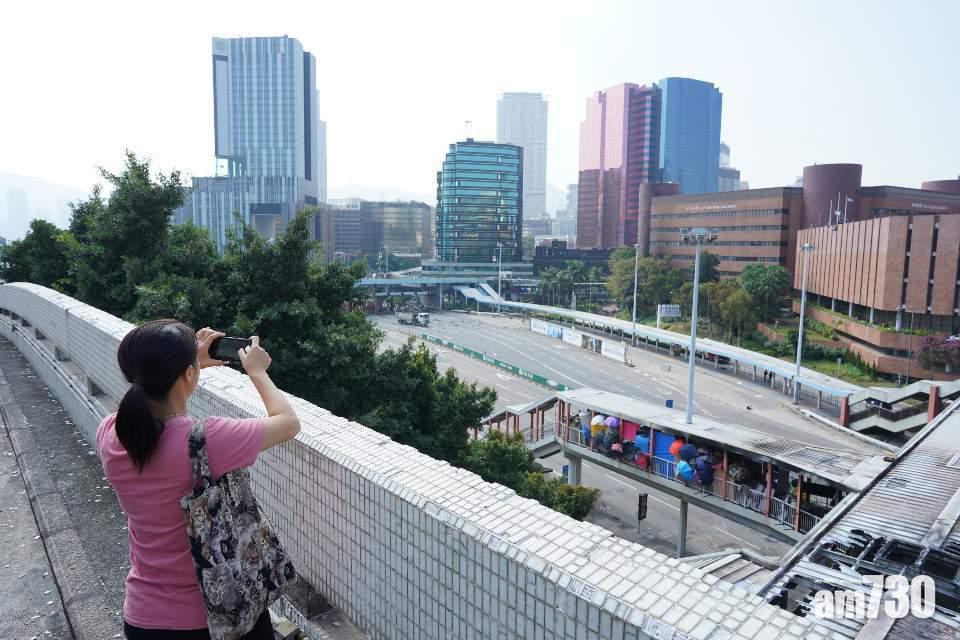 【理大衝突】夏志誠陪同一名未滿18歲中學生離開理大