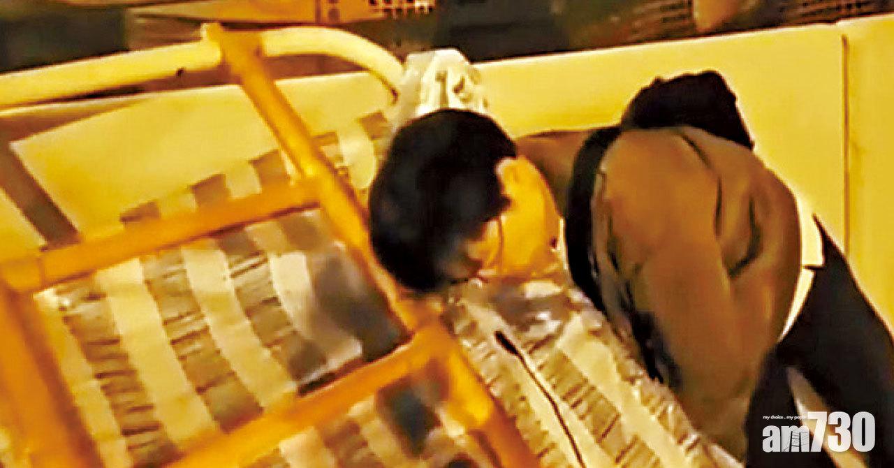 男子清理路障遭渠蓋擊頭