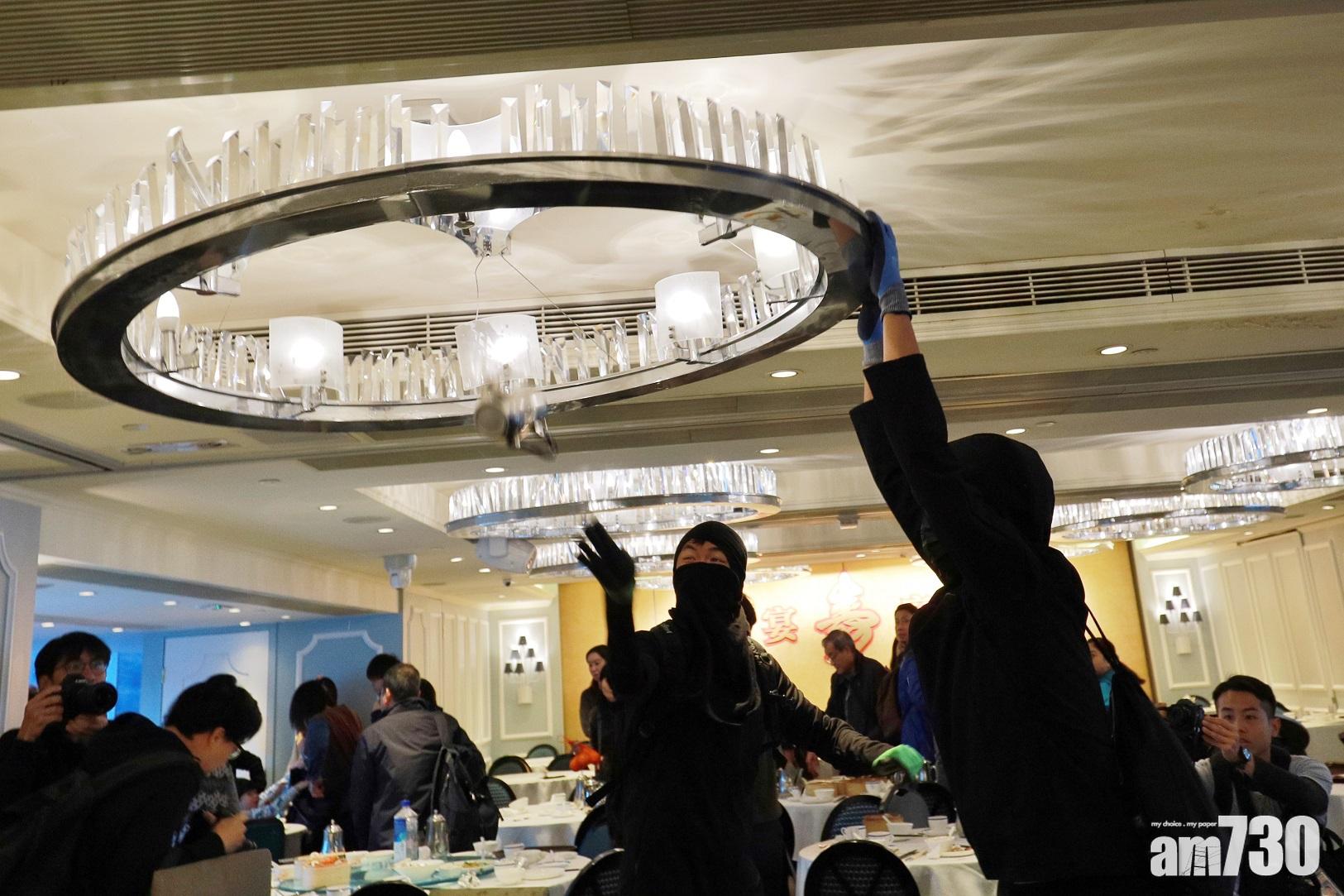 防暴警沙田德福拘捕示威者 向人群施胡椒噴劑