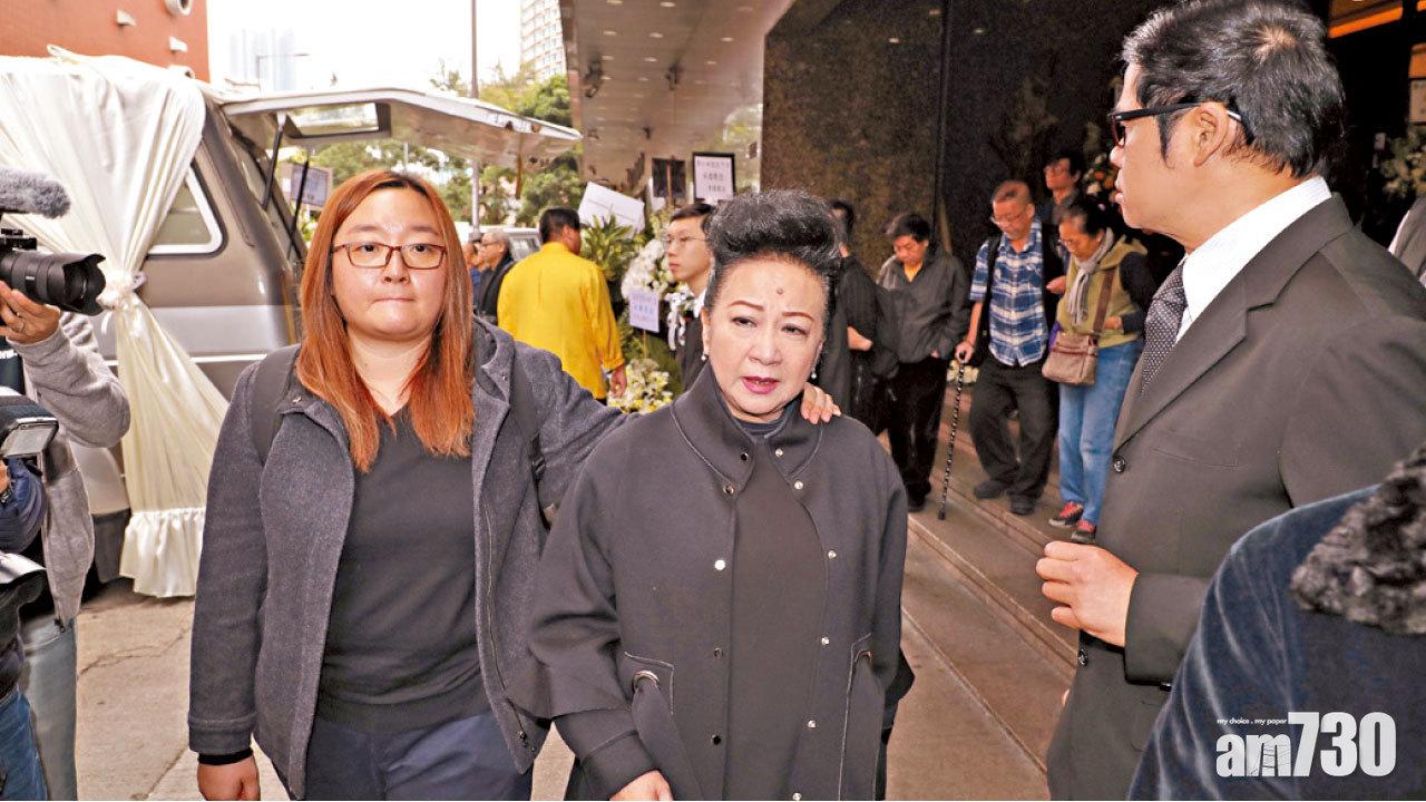 薛家燕哭別黎小田