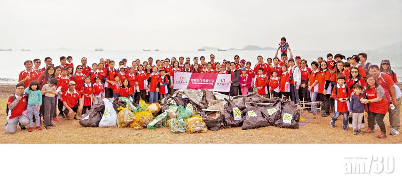 「山‧灘拯救隊」 200新地義工清理1100公斤垃圾