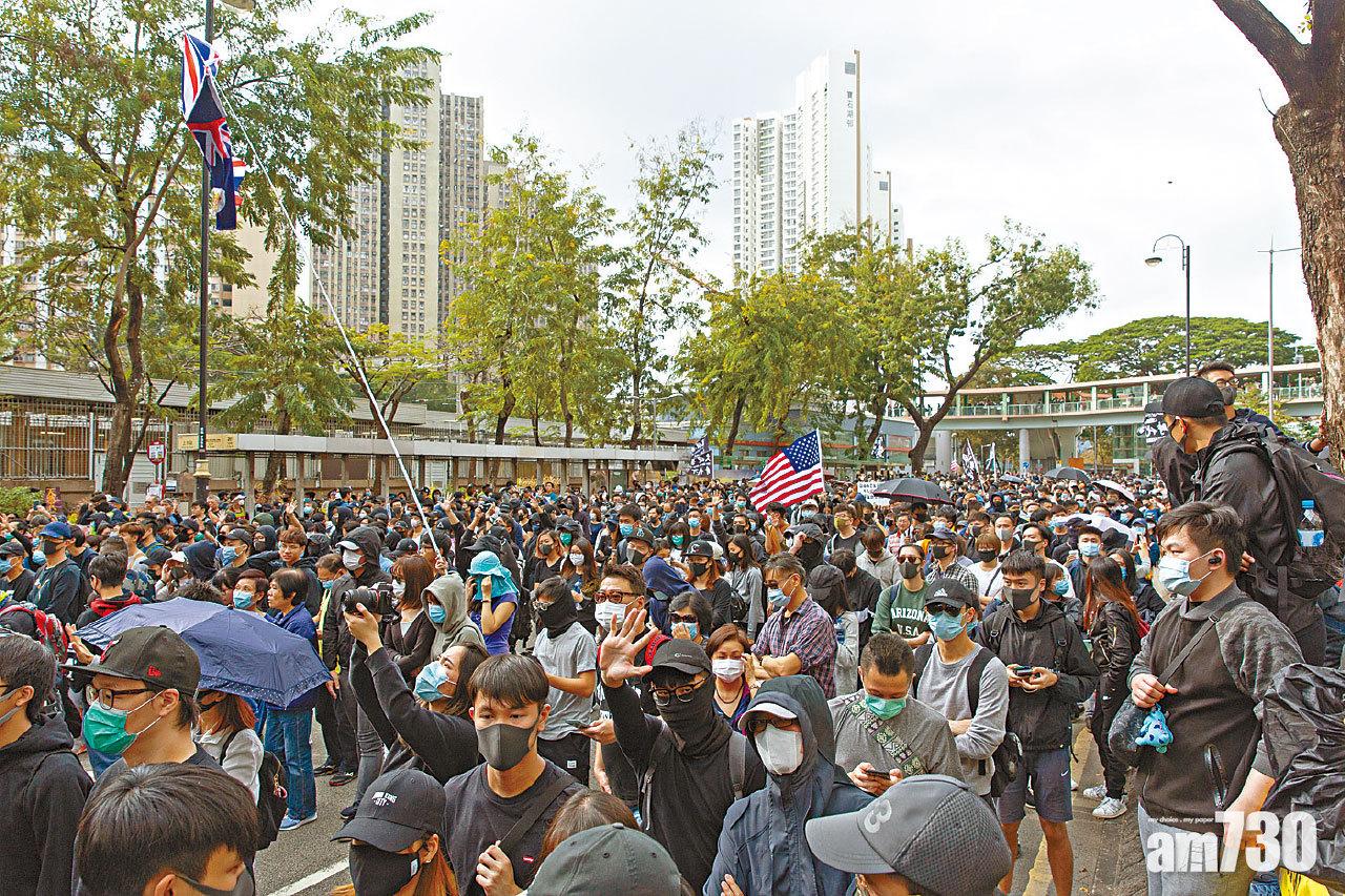 北區反水貨遊行提早結束 沿途多間藥房拉閘