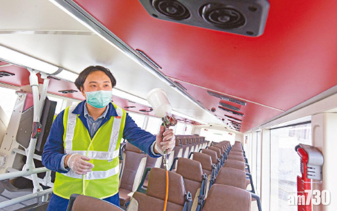 客量急跌削逾一成班次  九巴︰無計劃裁員減薪