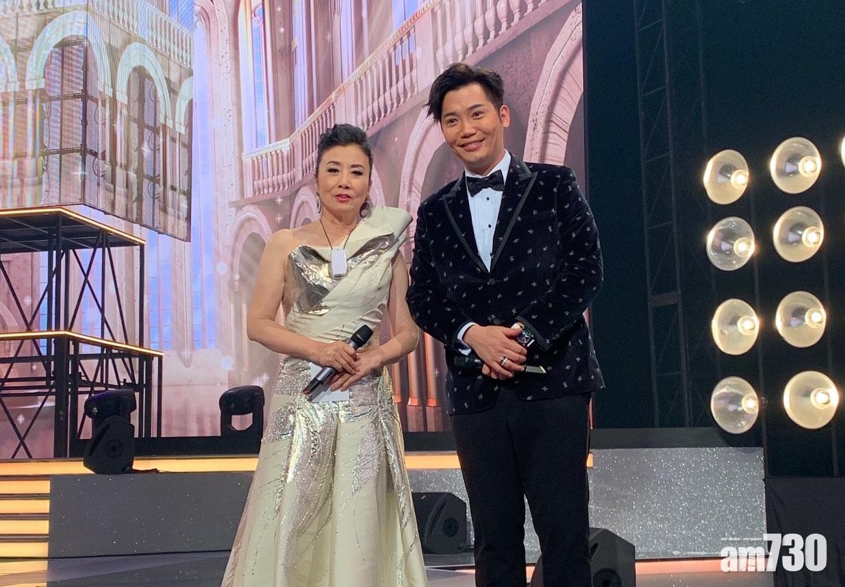 入行9年黃建東首做大騷司儀   獲阿姐讚淡定誠懇