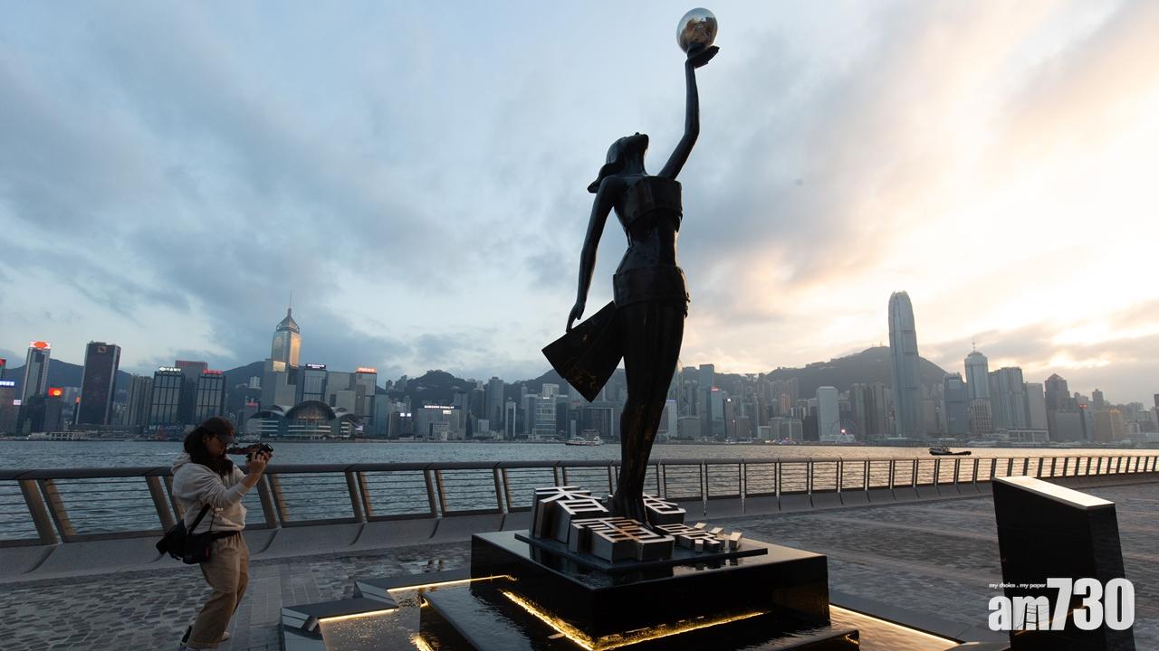 星光大道男子縱火燒太陽傘涉被捕