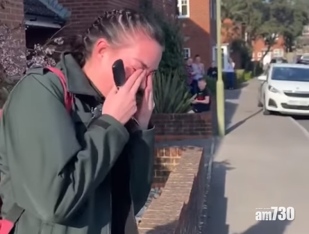 【新冠肺炎】上班前獲鄰居夾道鼓掌  英女救護員感動落淚(有片)