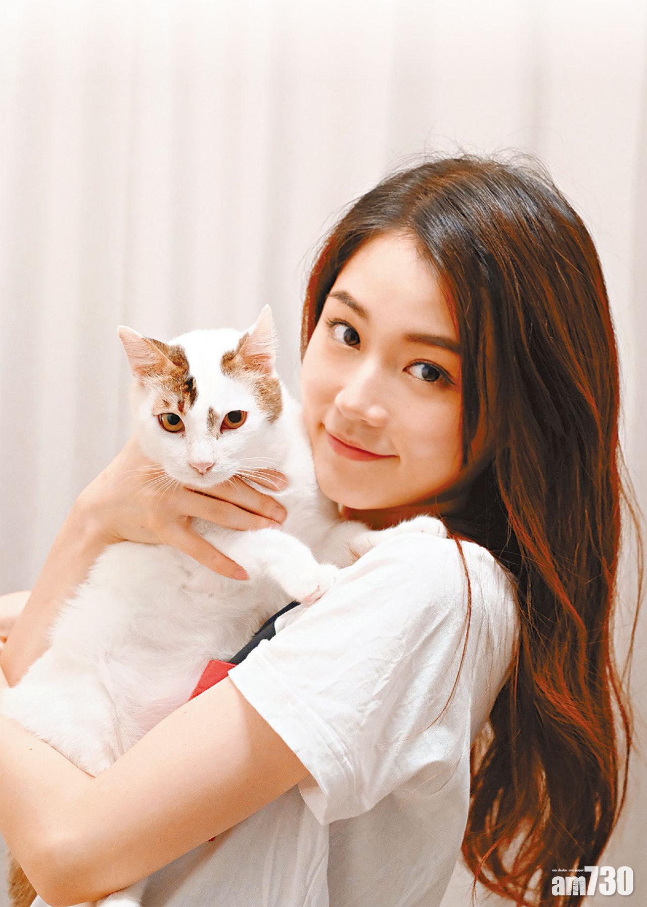 拍劇遇上花貓Gucci 陳穎欣為愛貓煮愛心餐