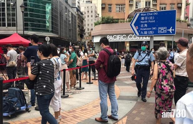 香港再出發大聯盟派口罩  有長者落空感失望