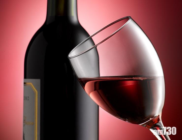 又一城消費送紅酒及2小時泊車