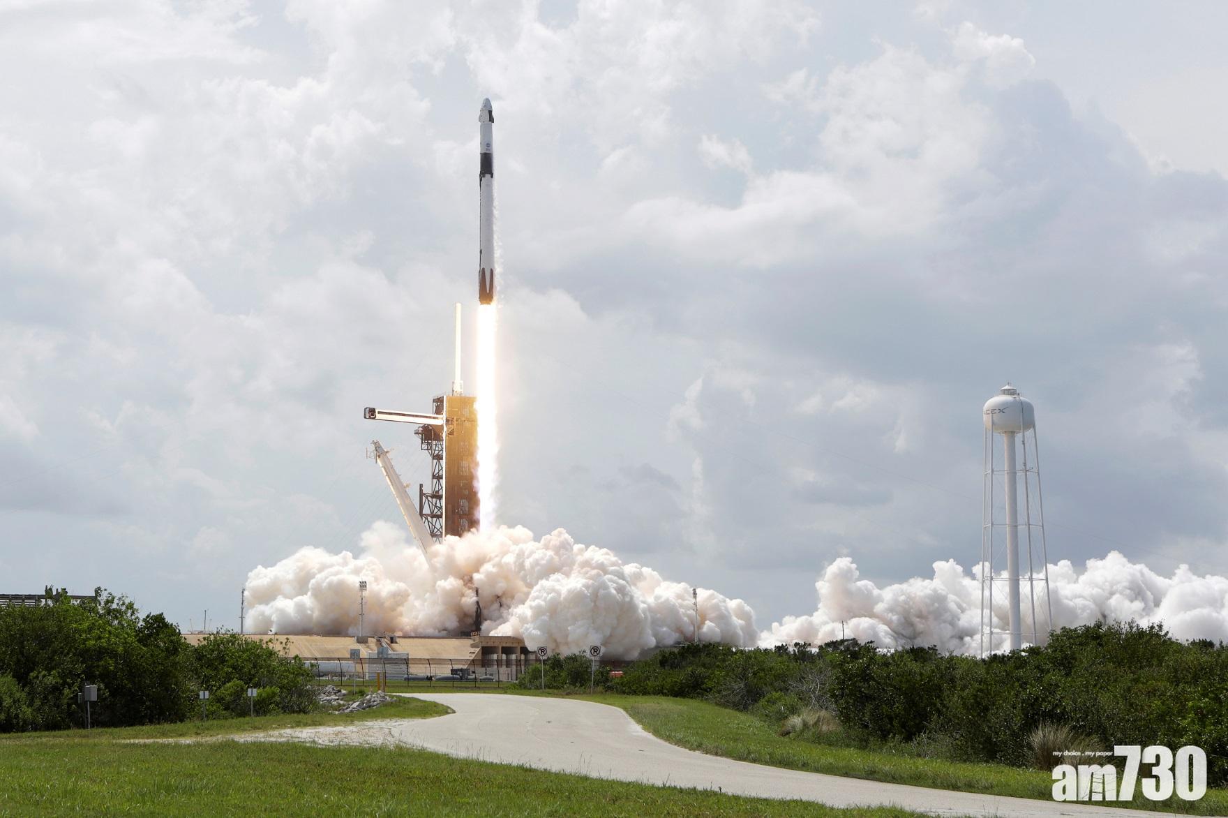 【開創先河】私人企業首次！SpaceX火箭順利載人升空  