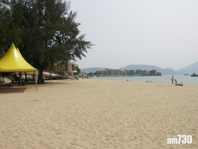 【疑現鯊蹤】發現一米長大魚  黃金泳灘掛紅旗