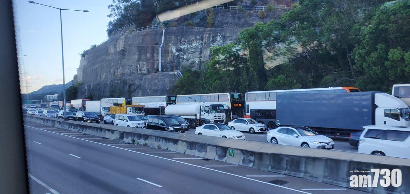 屯門公路接連多宗車禍 出九龍方向車龍逾10公里
