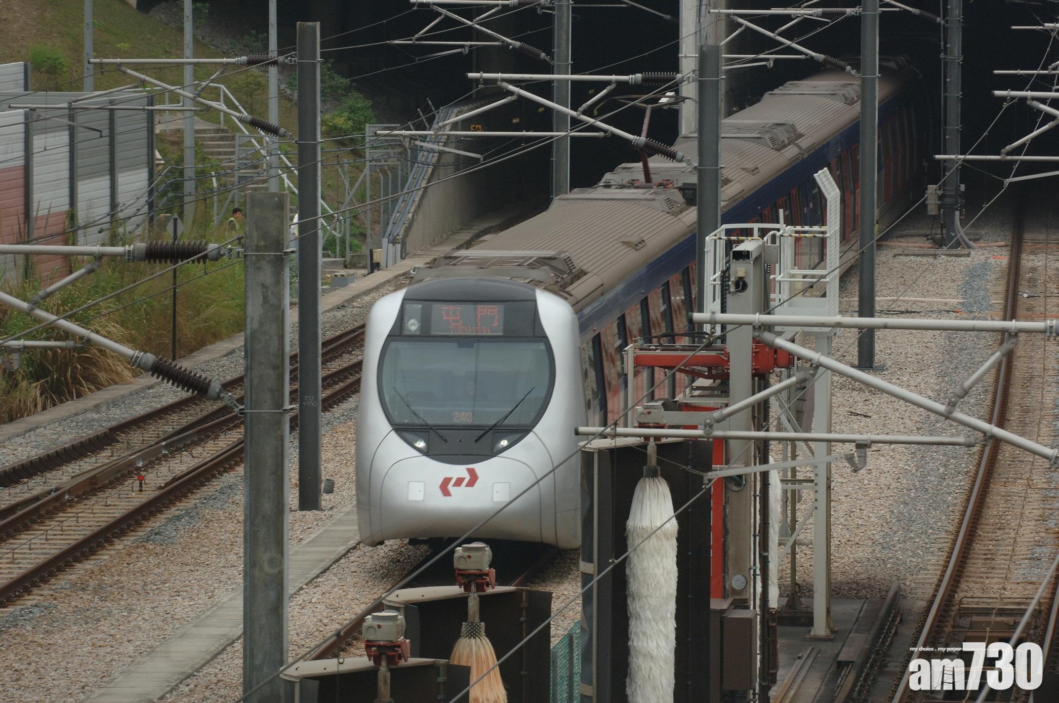 西鐵列車險撞維修員 行車控制主任調職助查