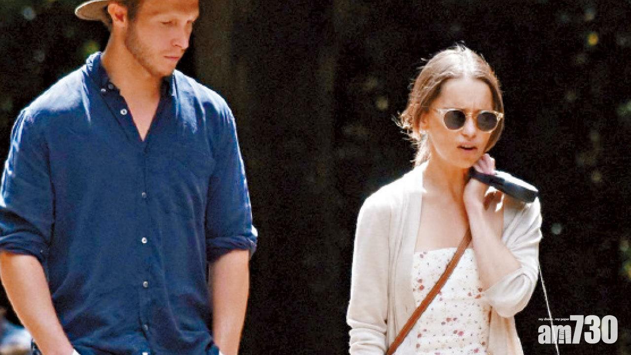 龍母艾美莉與導演拍拖放狗