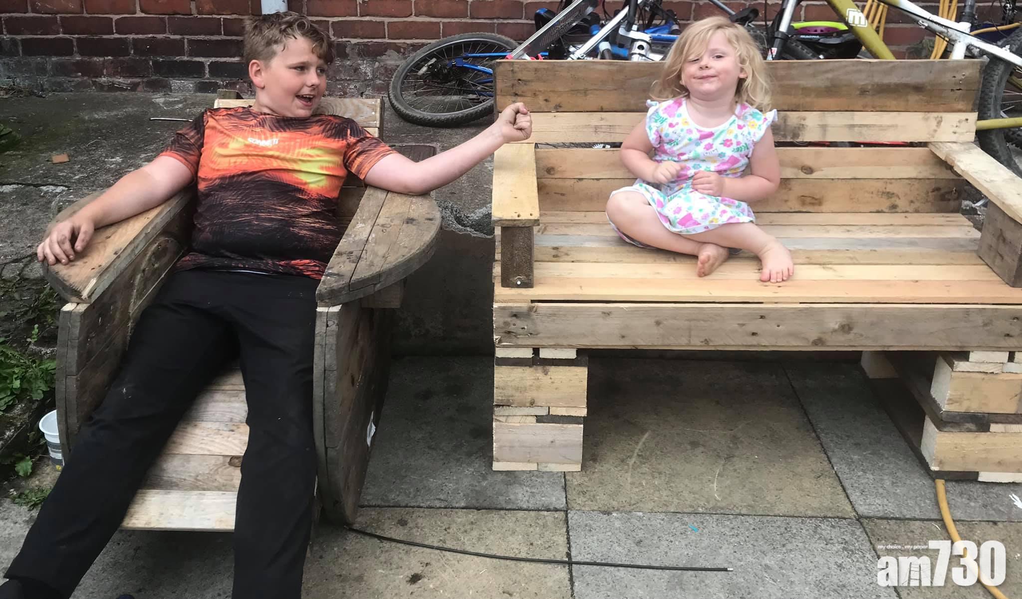 【好叻仔】12歲英童廢棄木材DIY木椅  網民激讚