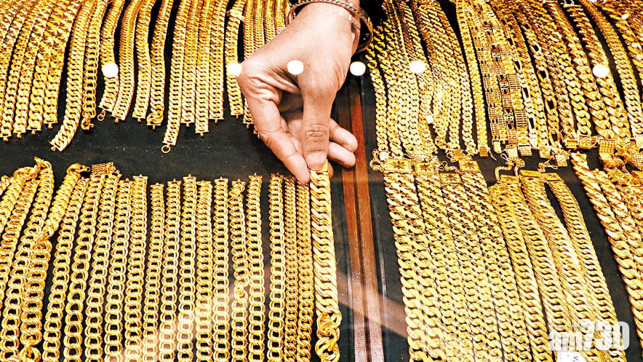 歷史高位挫逾一成 金價回吐 穿1900美元