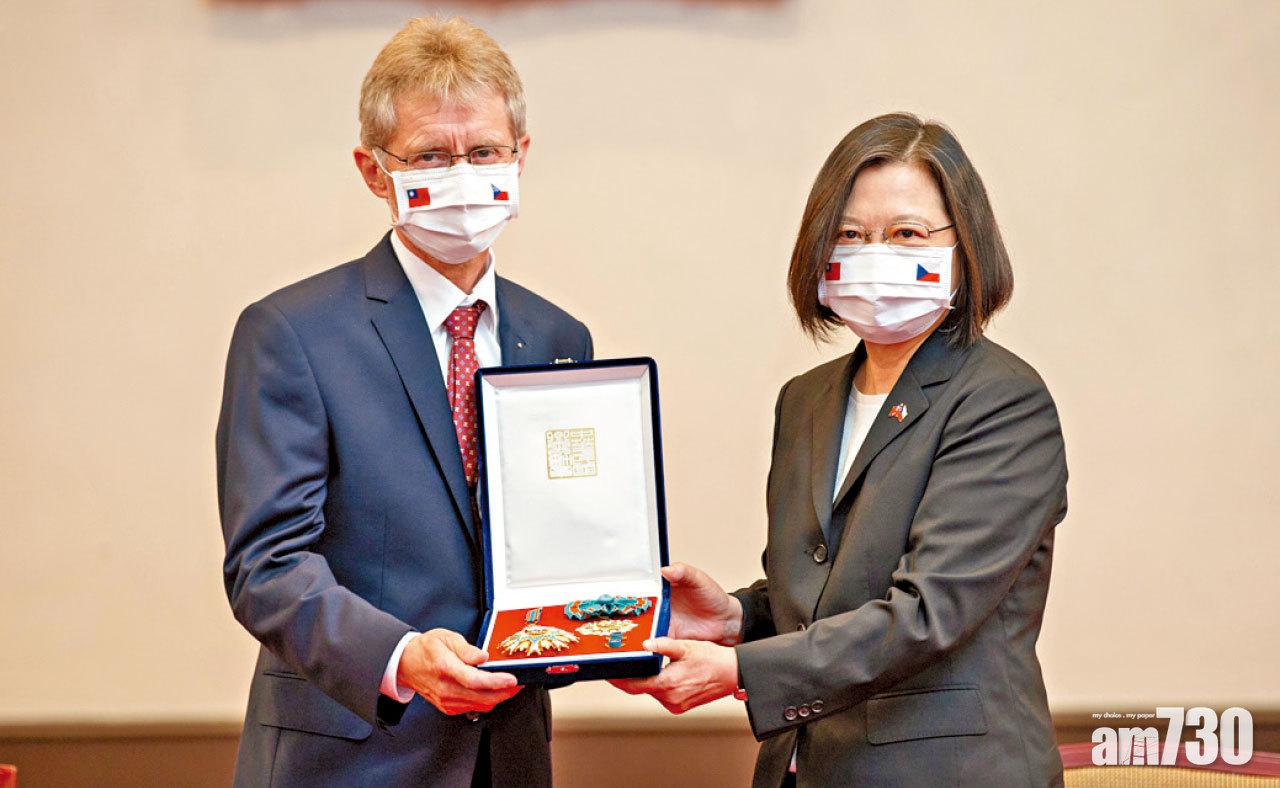 卿雲勳章 接見捷克議長  蔡英文：公理正義不會不到