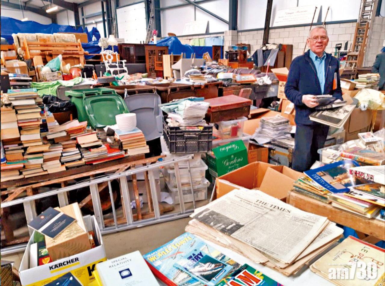 英購物狂網購18年塞爆2屋