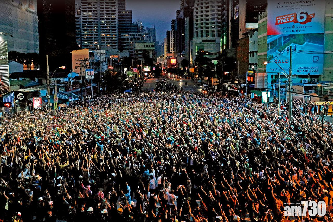 第5天無視政府禁令 示威者湧曼谷街頭