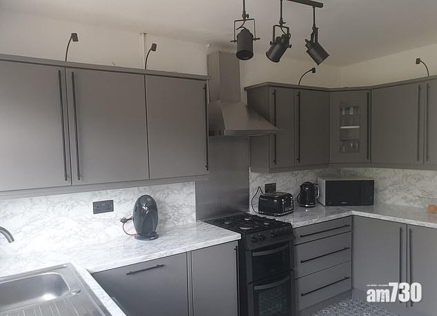 【翻新工程】英慳家婦翻新廚房  點知似足黑白片場景