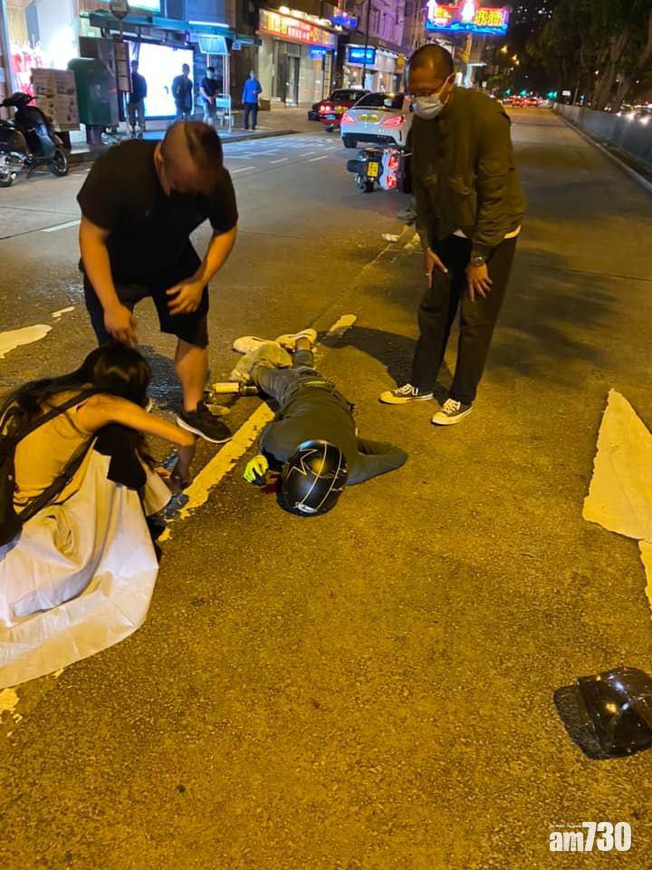 尖沙咀兩車相撞 私家車不顧而去鐵騎士送院