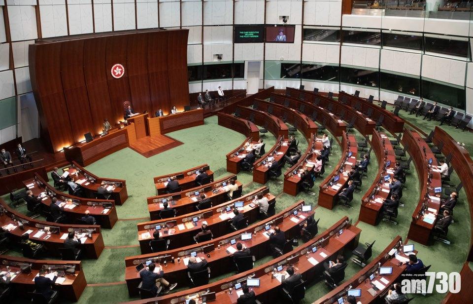 【施政報告】林鄭：香港口岸人工島發展自動化停車場　推航天走廊