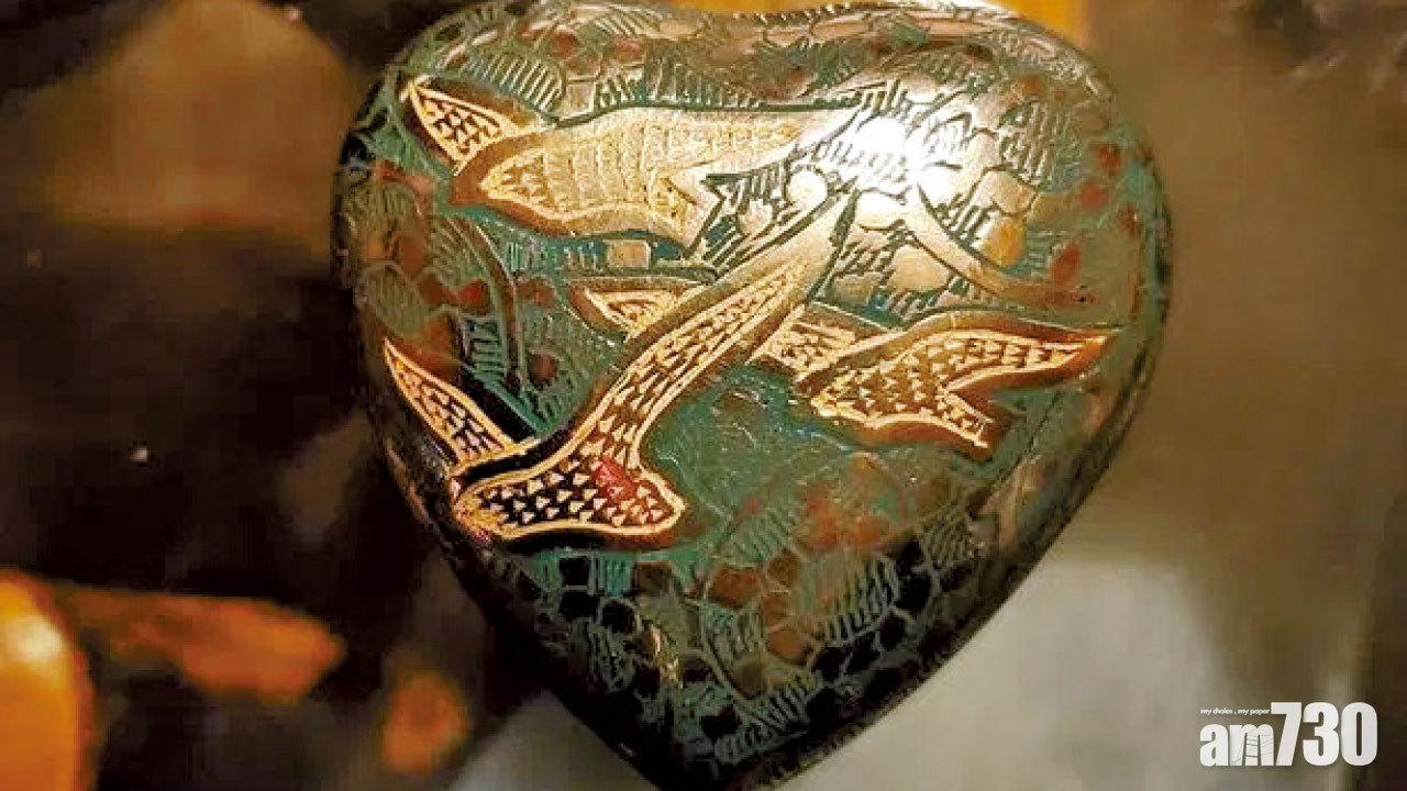 骨灰當紙鎮 網上覓親人